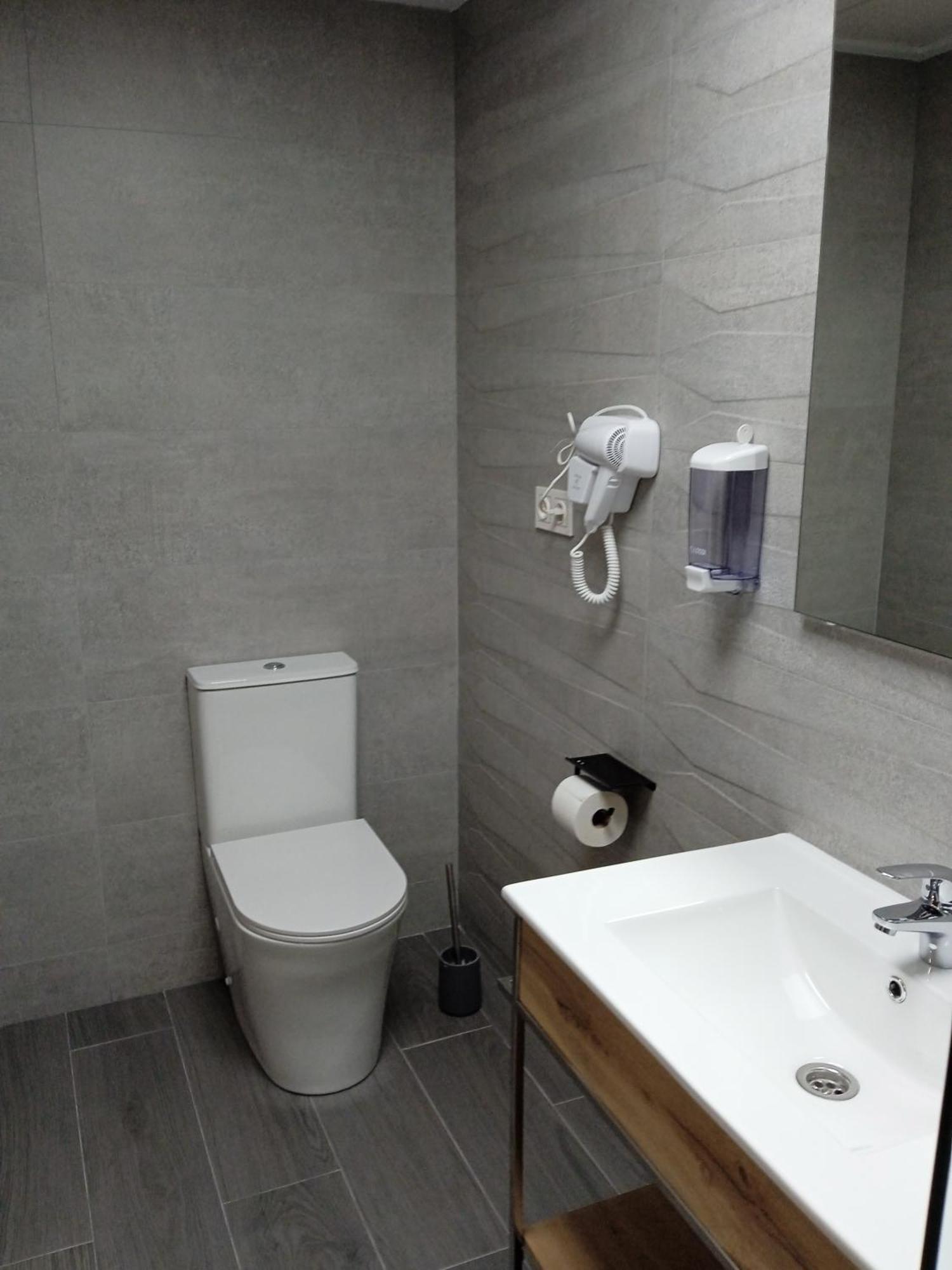Hostal La Morenica Villena Buitenkant foto