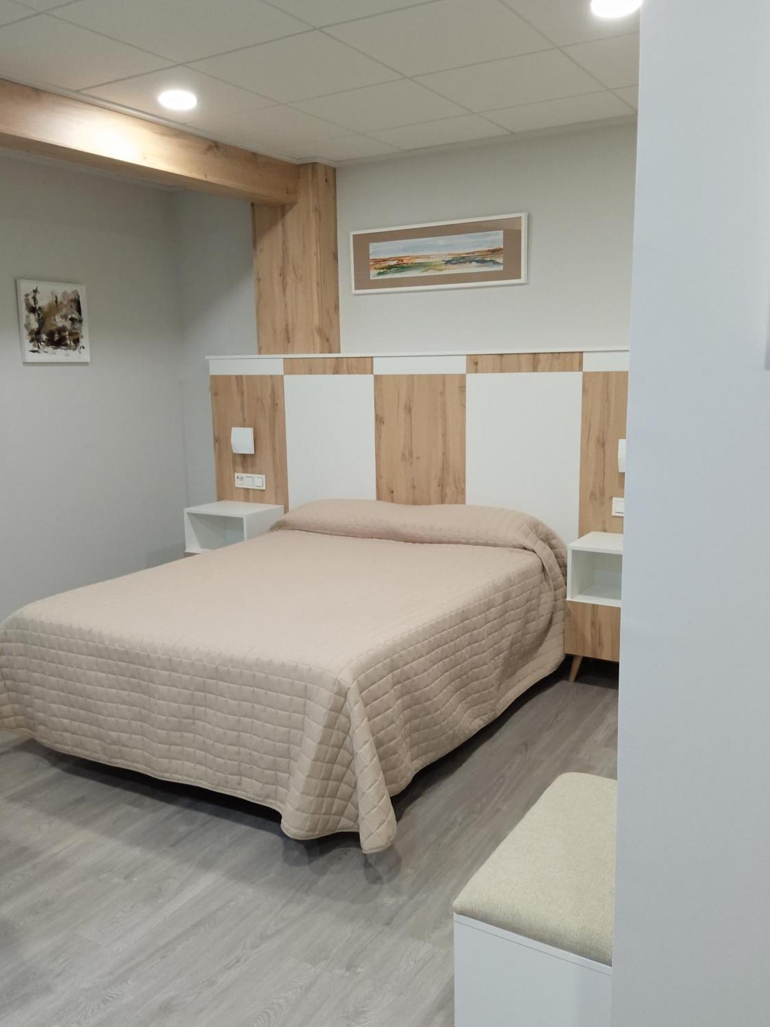 Hostal La Morenica Villena Buitenkant foto