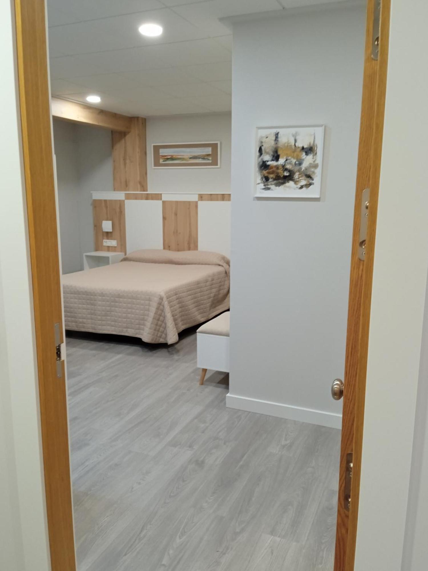 Hostal La Morenica Villena Buitenkant foto