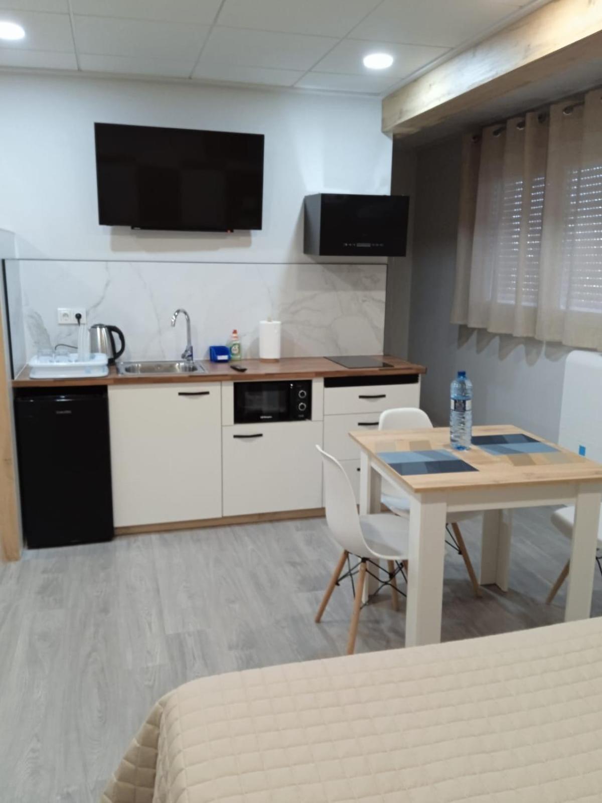 Hostal La Morenica Villena Buitenkant foto