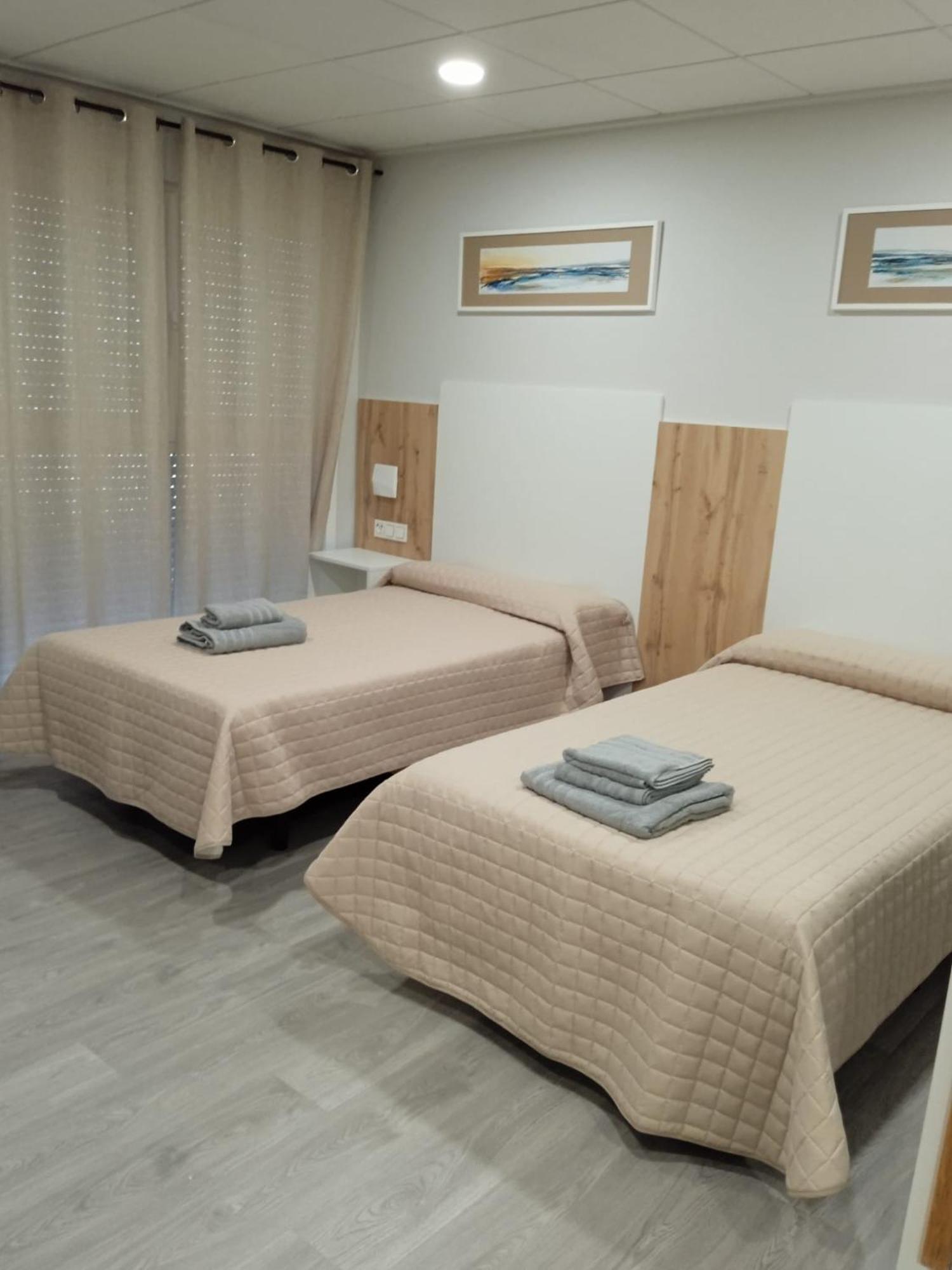 Hostal La Morenica Villena Buitenkant foto